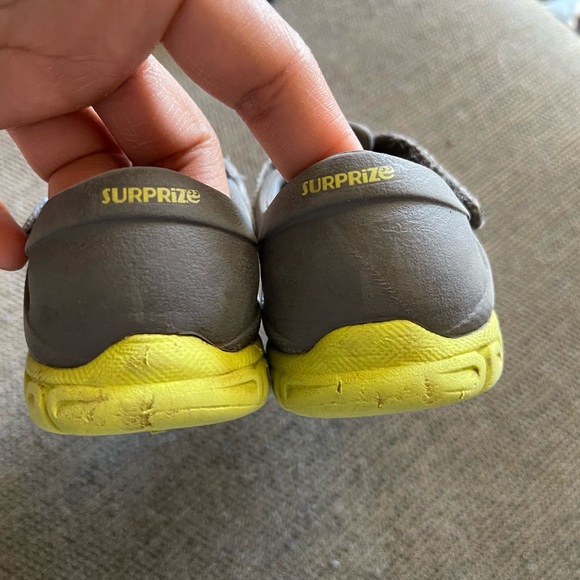 Surprize Water Shoes Slip On Baby Kids Sneakers Shoes Toddlers Size 5 - Picture 5 of 5